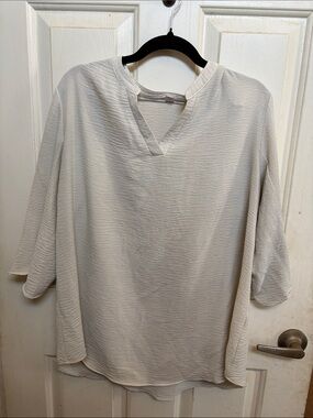 Relaxed Split-Neck Tunic Top in Light Cream